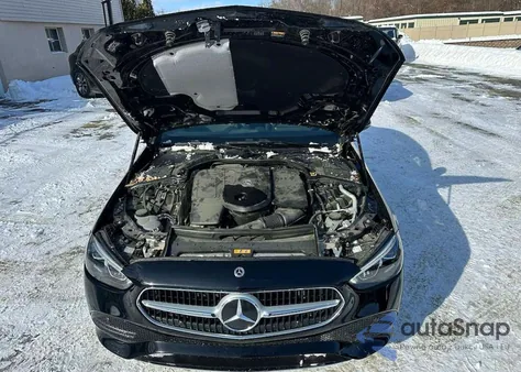 2025 Mercedes-Benz C 300 z USA, uszkodzony, nr VIN W1KAF4GB3SR258986